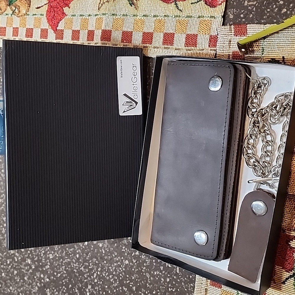Bikers Chain Wallet made of Genuine Leather, Brown